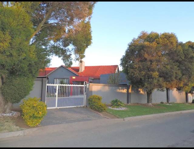 3 BEDROOM HOUSE FOR SALE IN BIRCH ACRES